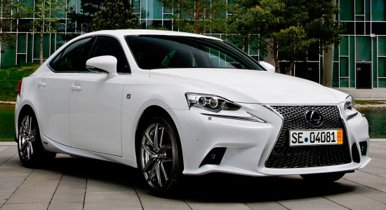 Подробное рассмотрение Lexus IS (2017-2018) с фотографиями Lexus IS (2017-2018) на IronHorse.ru ©