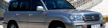 Подробное рассмотрение Toyota Land Cruiser 100 с фотографиями Toyota Land Cruiser 100 на IronHorse.ru ©