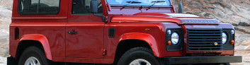 Подробное рассмотрение Land Rover Defender 90 с фотографиями Land Rover Defender 90 на IronHorse.ru ©