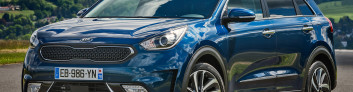 Подробное рассмотрение KIA Niro с фотографиями KIA Niro на IronHorse.ru ©