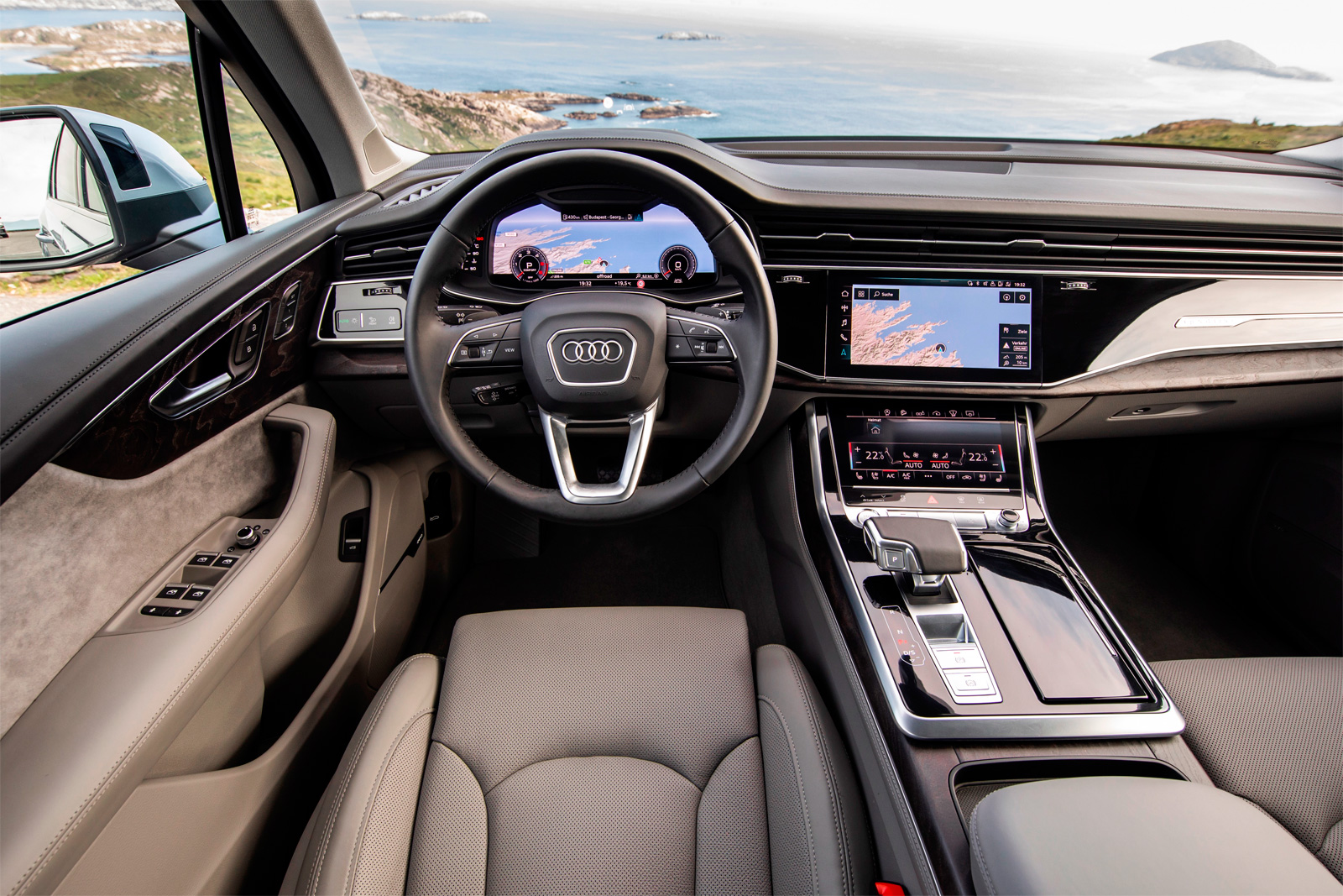 Audi Q7 (2023) цена и характеристики, фотографии и обзор